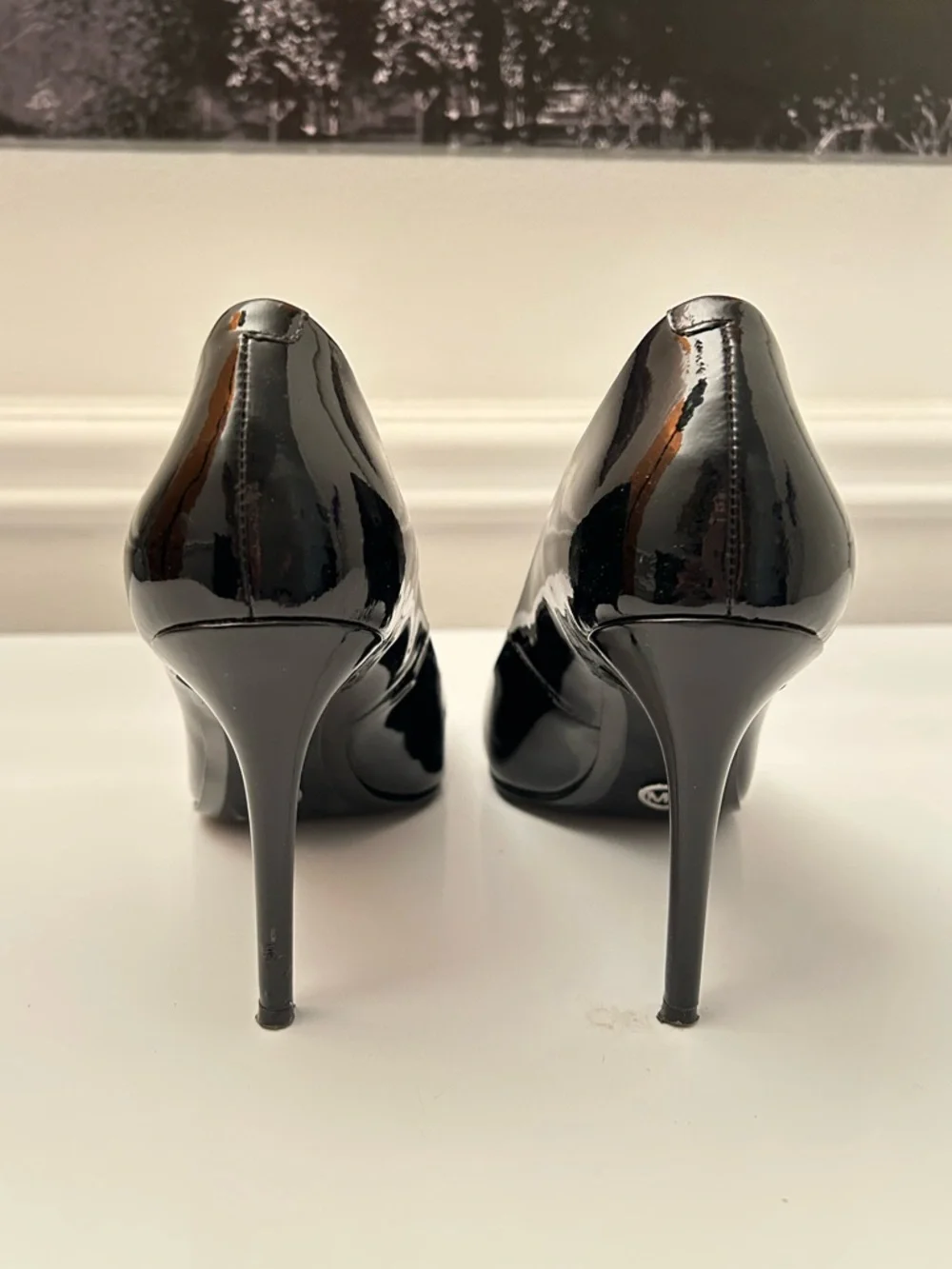 MICHAEL Michael Kors Black Patent Pointed Toe Pumps 6.5 - Picture 5 of 10